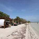 Comfortable Camper In The Heart Of Holbox