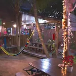 Kin Hostal And Camping