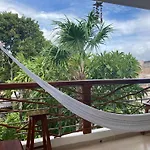Habitacion Con Terraza Frente Al Parque