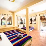 3 Bedrooms House Shared Pool