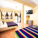 3 Bedrooms House Shared Pool