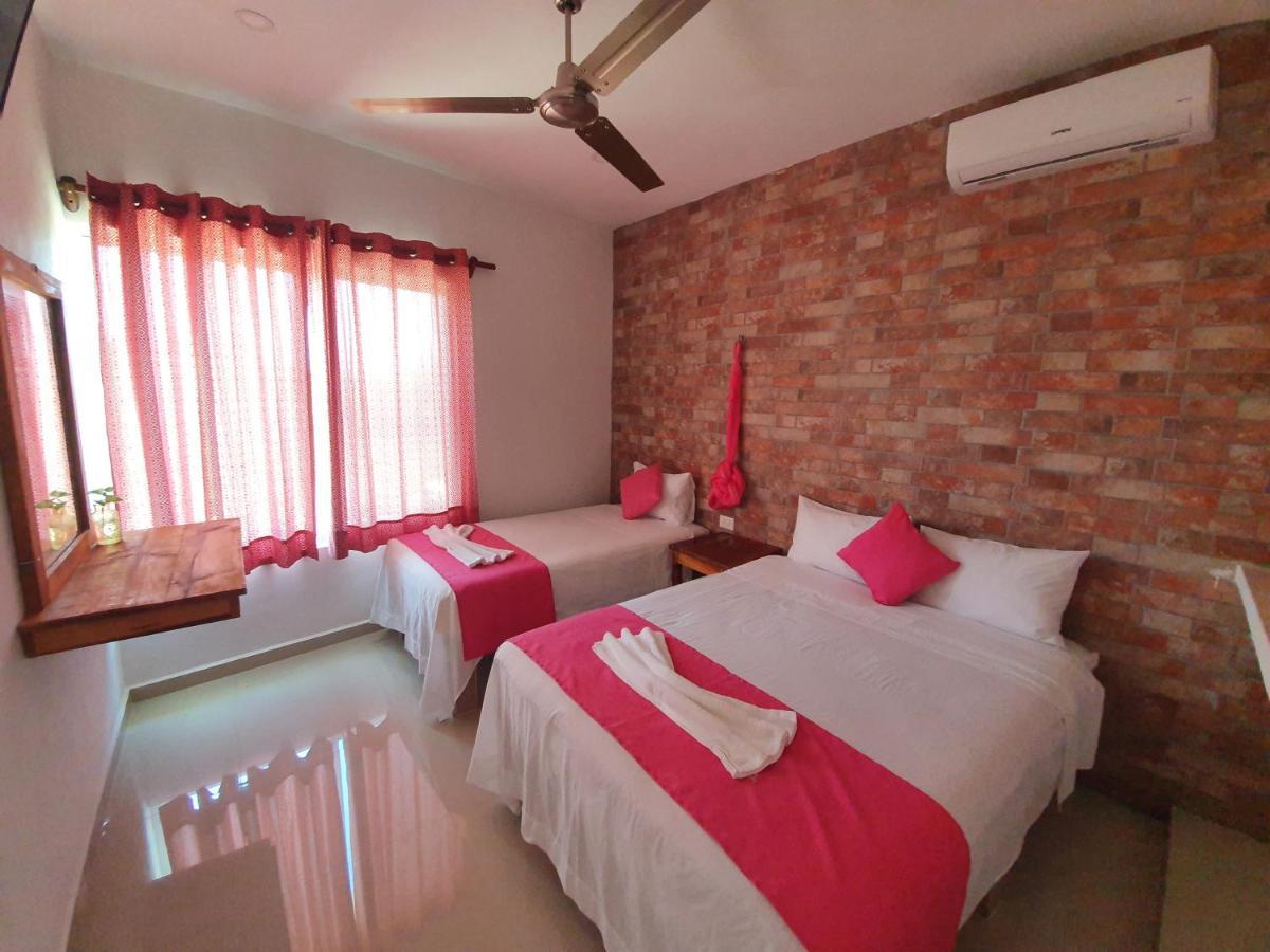Del Carmen Hotel