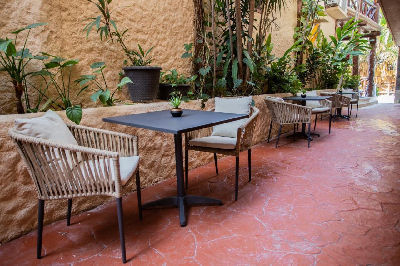 Macondo 4*
