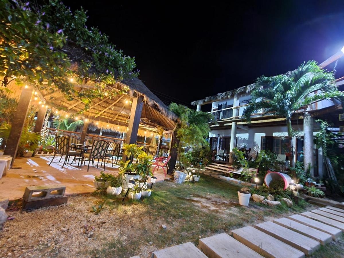 Don Panchon Y Maruxa Isla Holbox