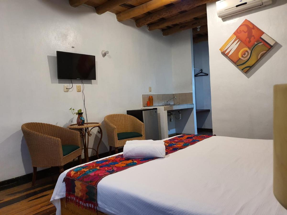 Don Panchon Y Maruxa Hotel
