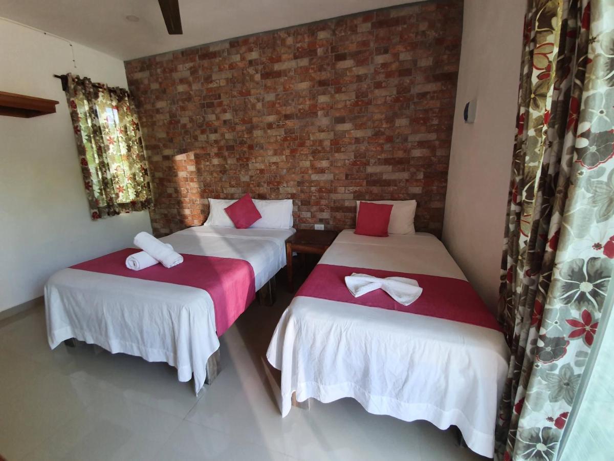 Del Carmen Hotel *