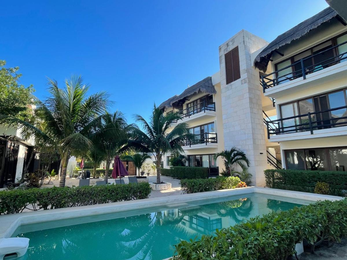 Family In Beautiful Residential Complex In Isla Holbox