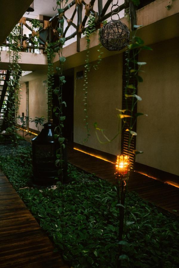 Esduma Bohonito By Maria Carlota Isla Holbox