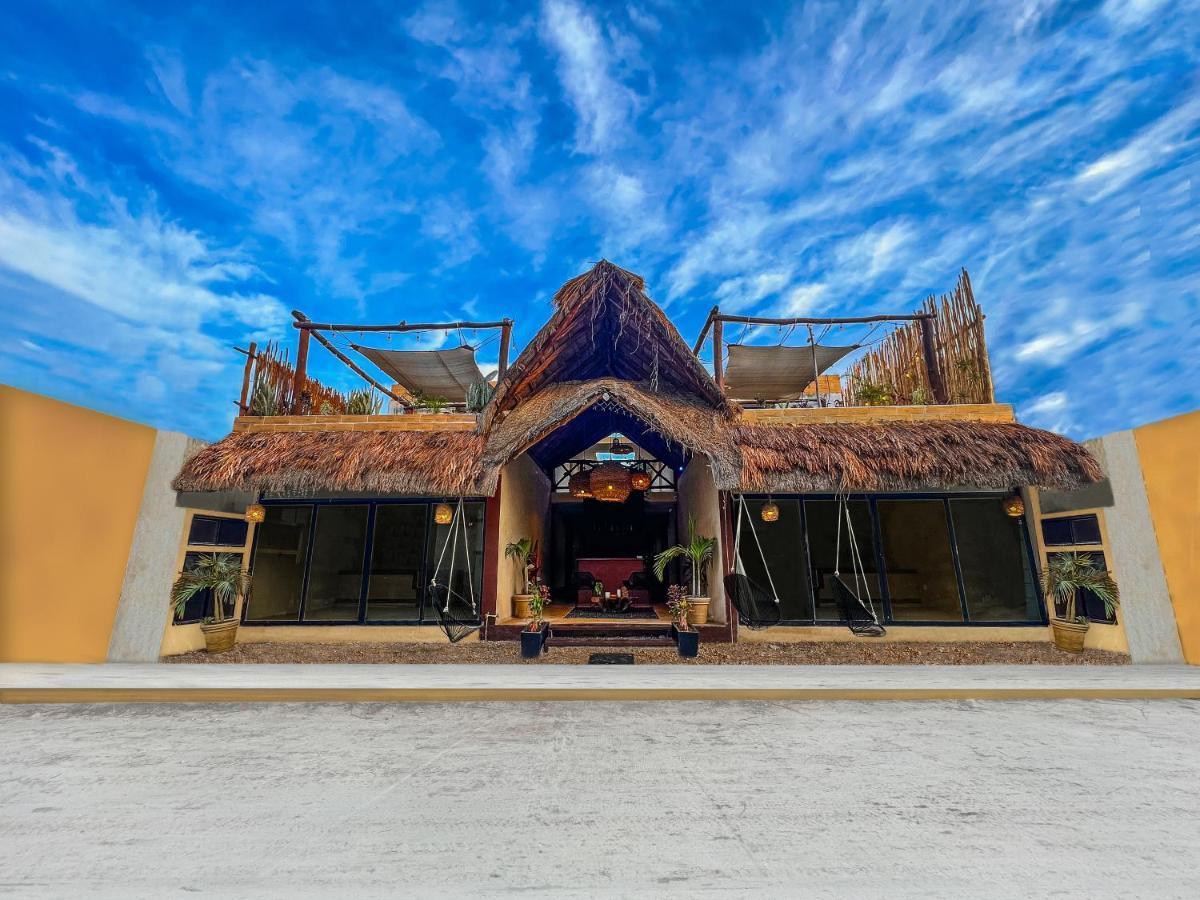 Esduma Bohonito By Maria Carlota Isla Holbox