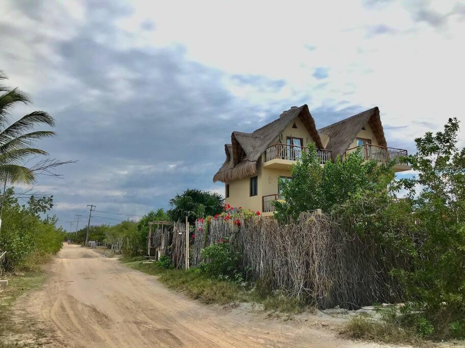 Depa Casacalma. Zona Tranquila Y Techo De Palapa Apartment *