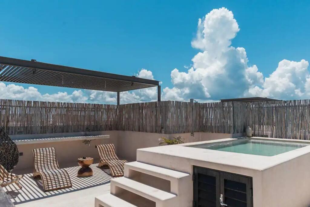 Breathtaking Ocean Vista Penthouse In At Yumbalam *