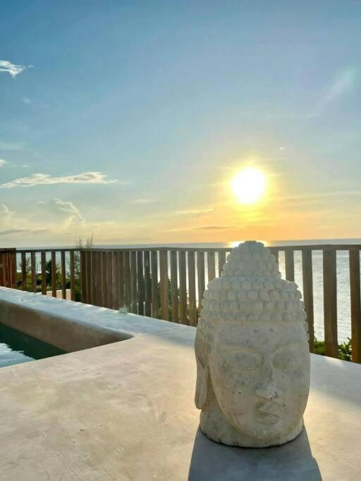 Holiday home Breathtaking Ocean Vista Penthouse In At Yumbalam