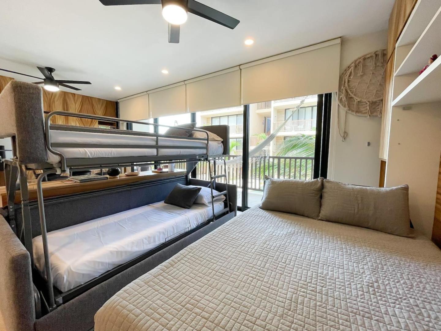 Amazing Pool View Loft Steps Away From The -b102 Hotel