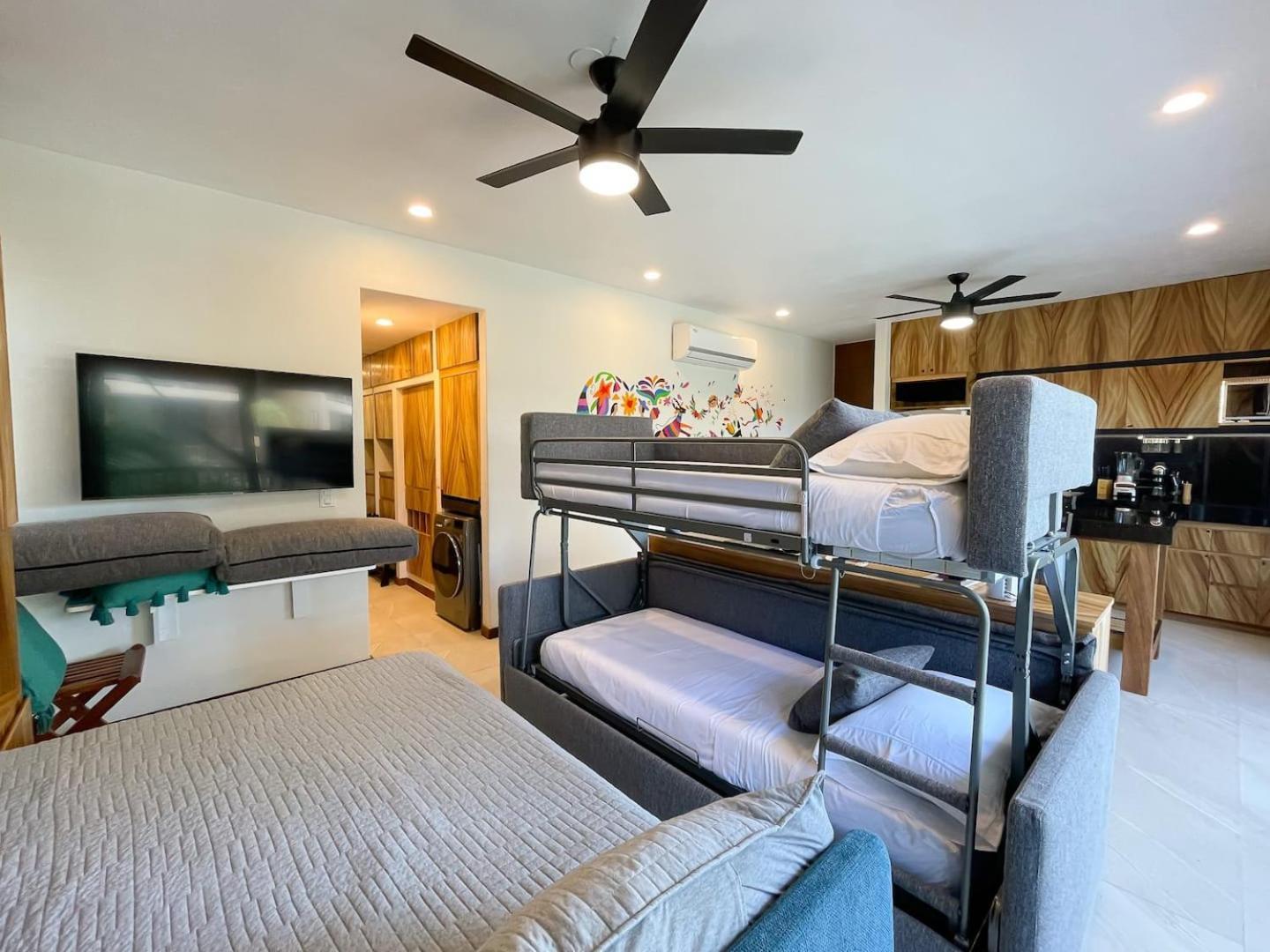 Hotel Amazing Pool View Loft Steps Away From The -b102