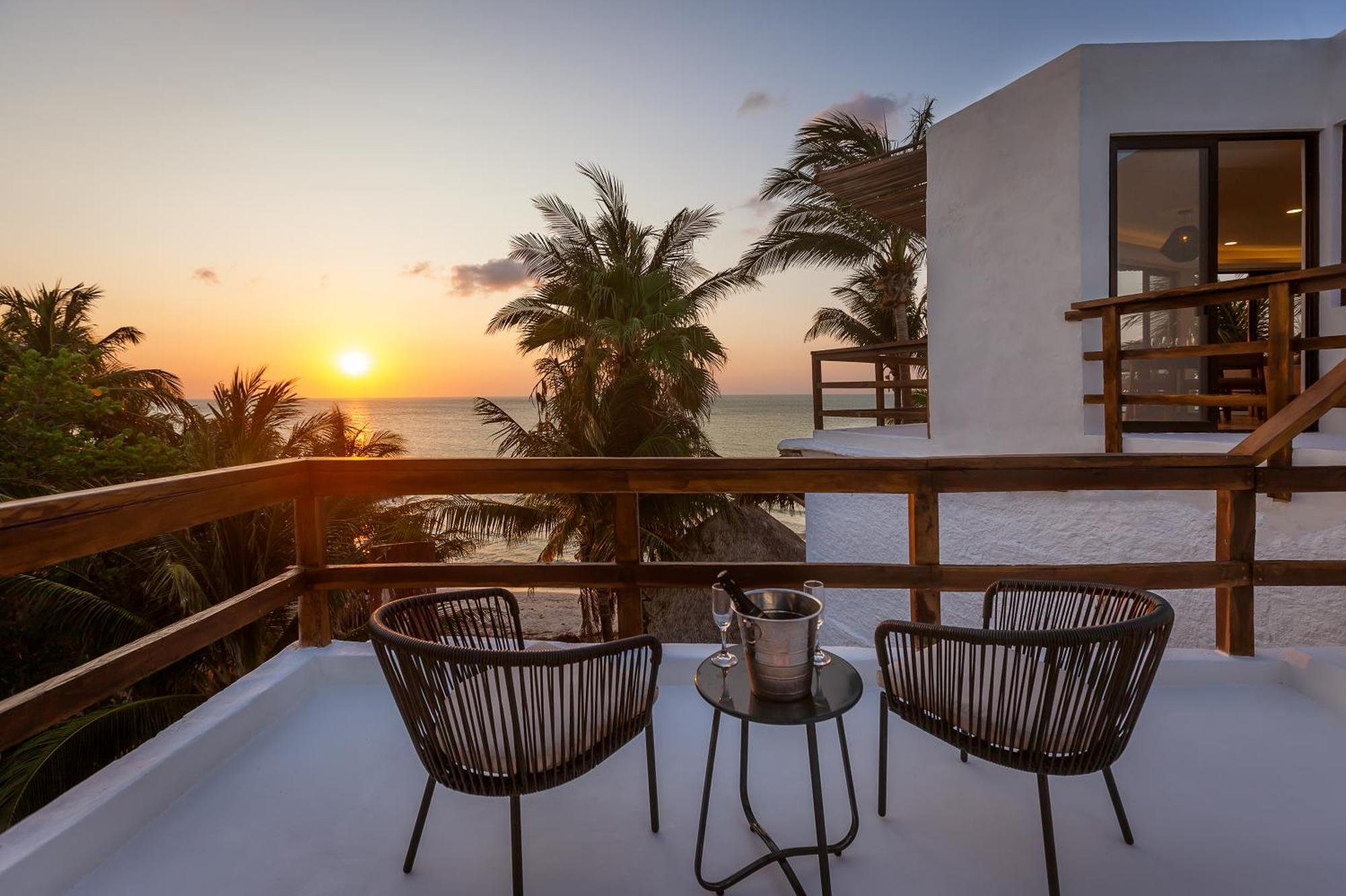 Hotel Beachfront La Palapa - Adults Only 3*