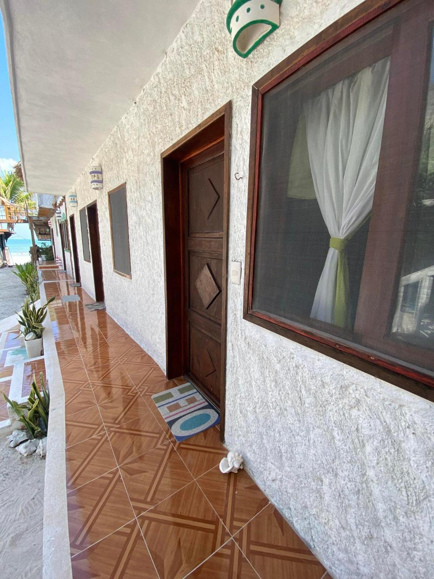 Casa Victor Avila Isla Holbox