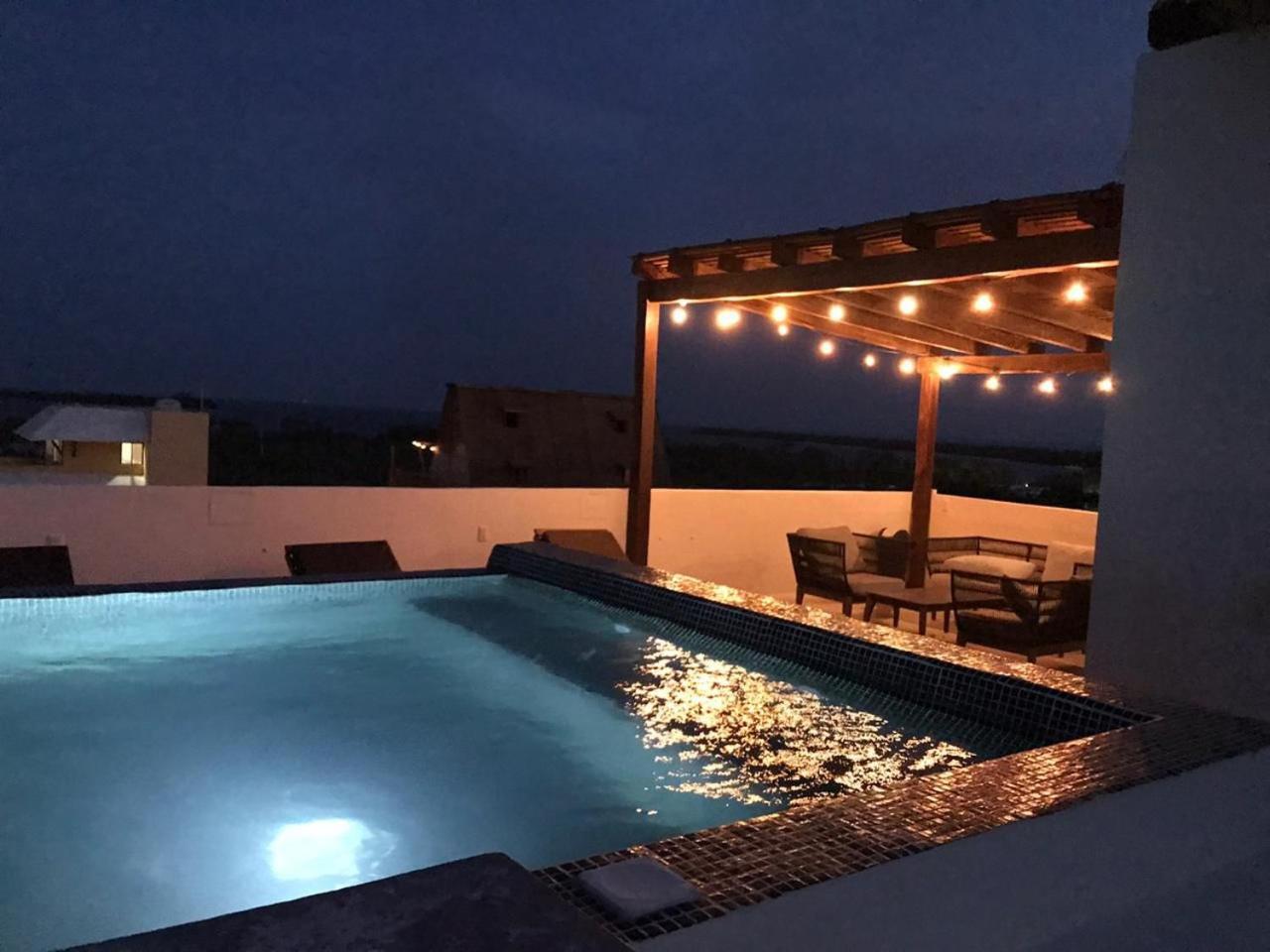 Luna Roja Isla Holbox