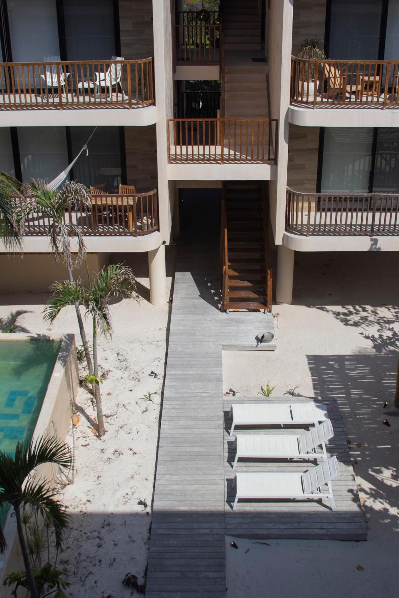 Breathtaking Ocean Vista Penthouse In At Yumbalam Holiday home *