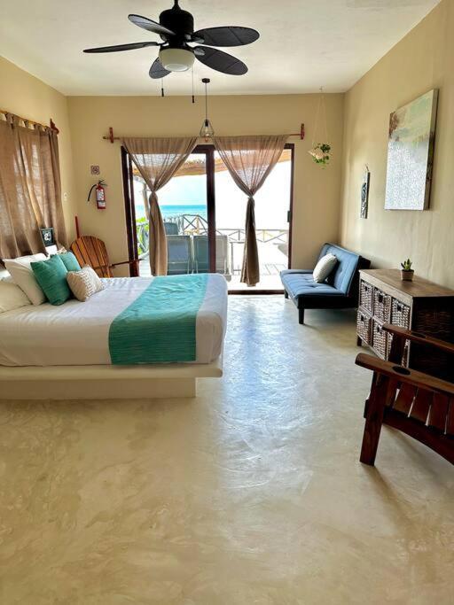 Villa Casa Libelula Beachfront House *