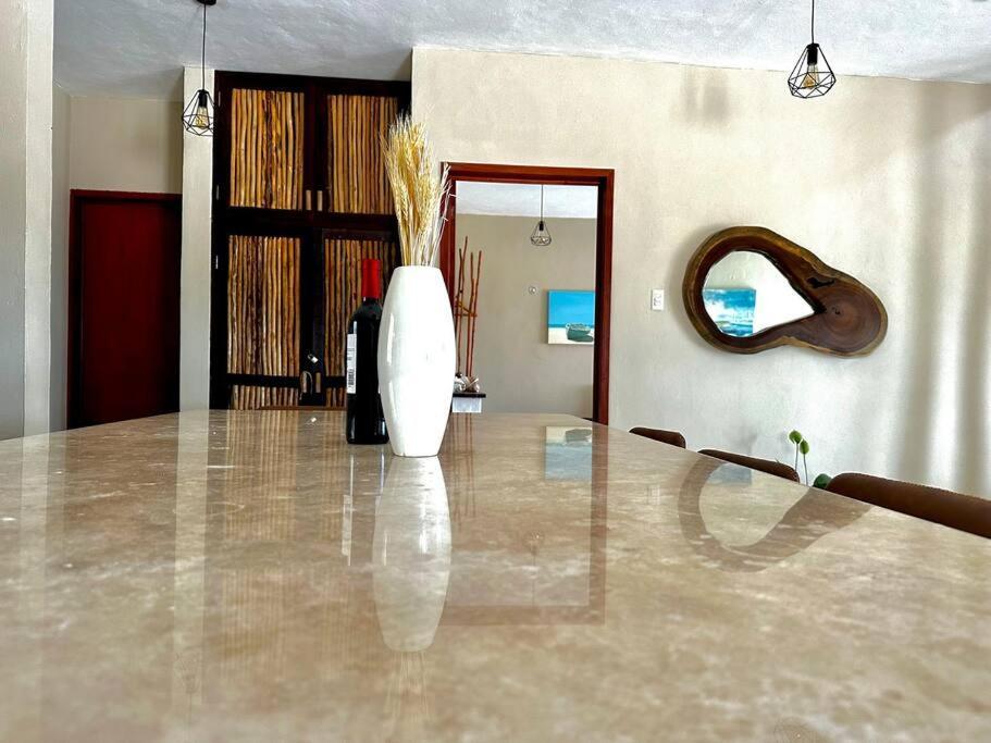 Casa Libelula Beachfront House *