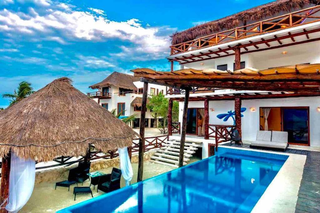 Casa Libelula Beachfront House