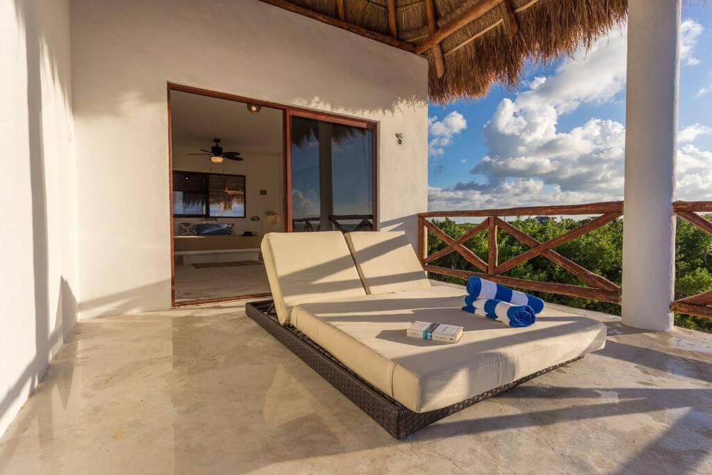 Casa Libelula Beachfront House Villa