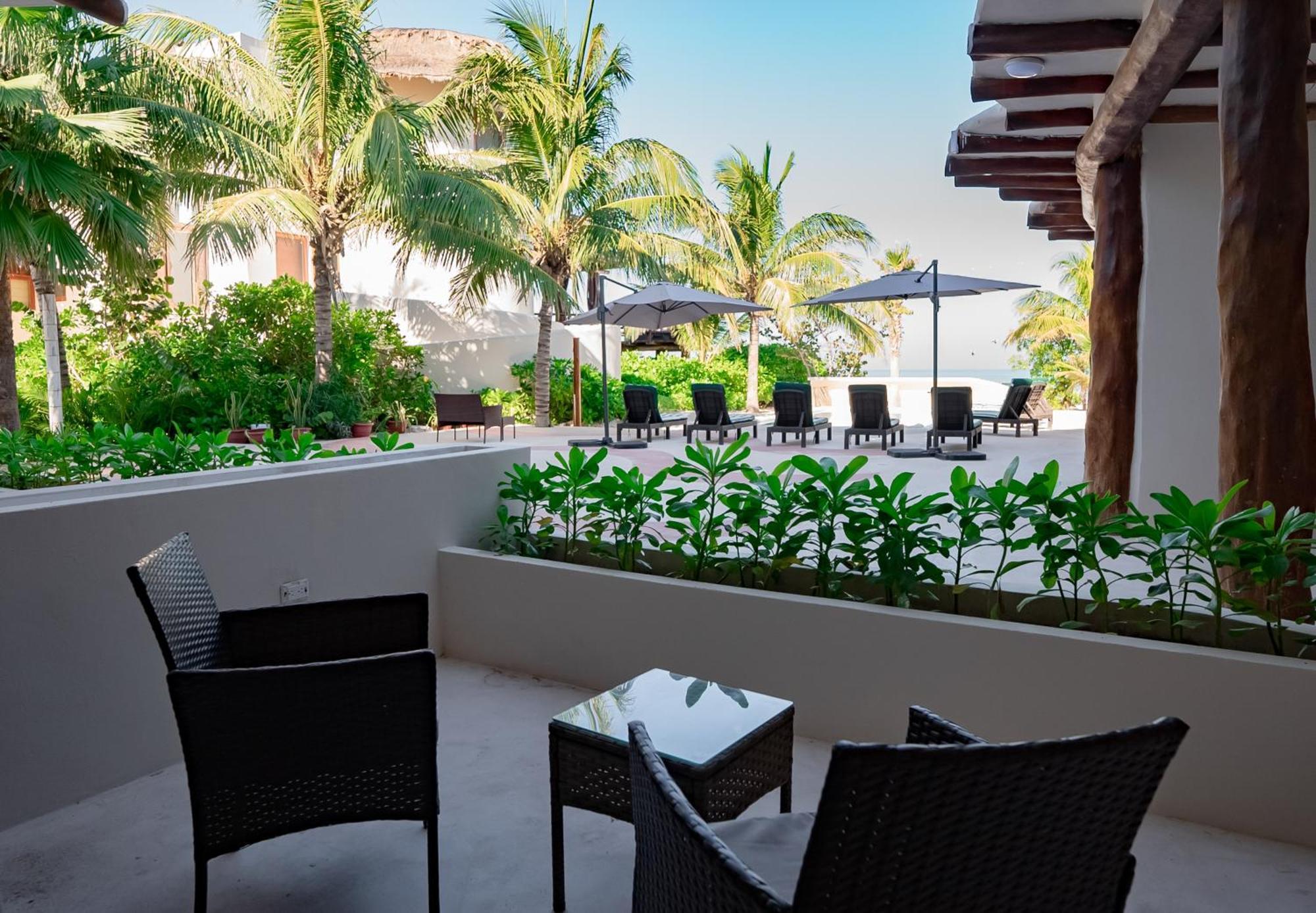 Hotel Beachfront Boutique Dk 4*