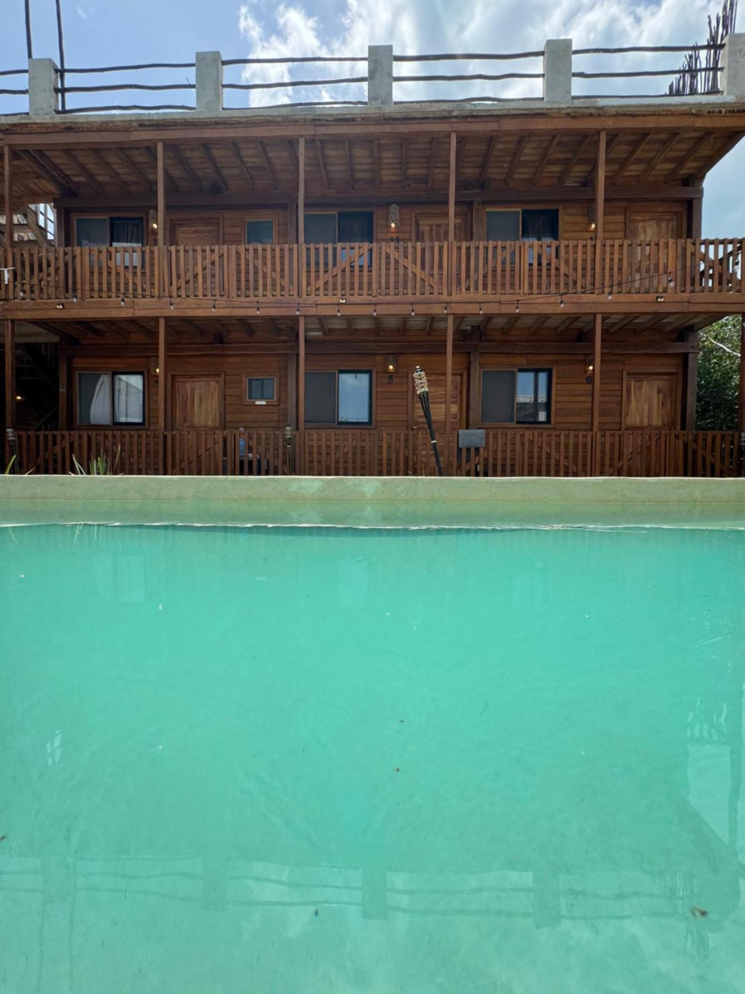 Mariby * Isla Holbox