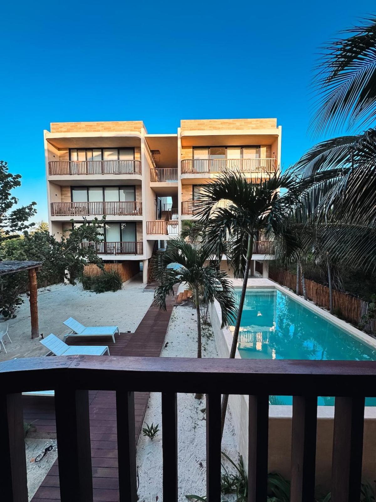 Artistic Loft Steps From The With Pool View Apartment