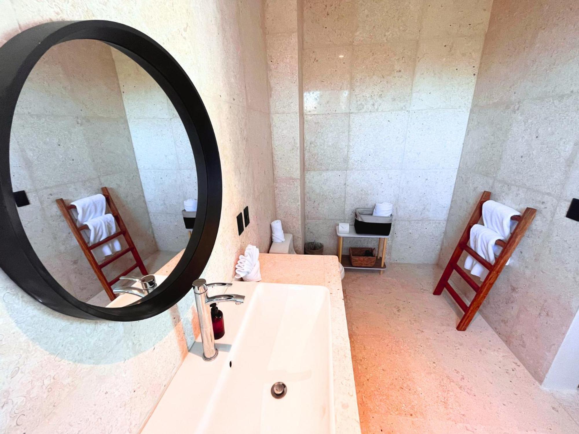 Hotel Beachfront Boutique Dk 4*