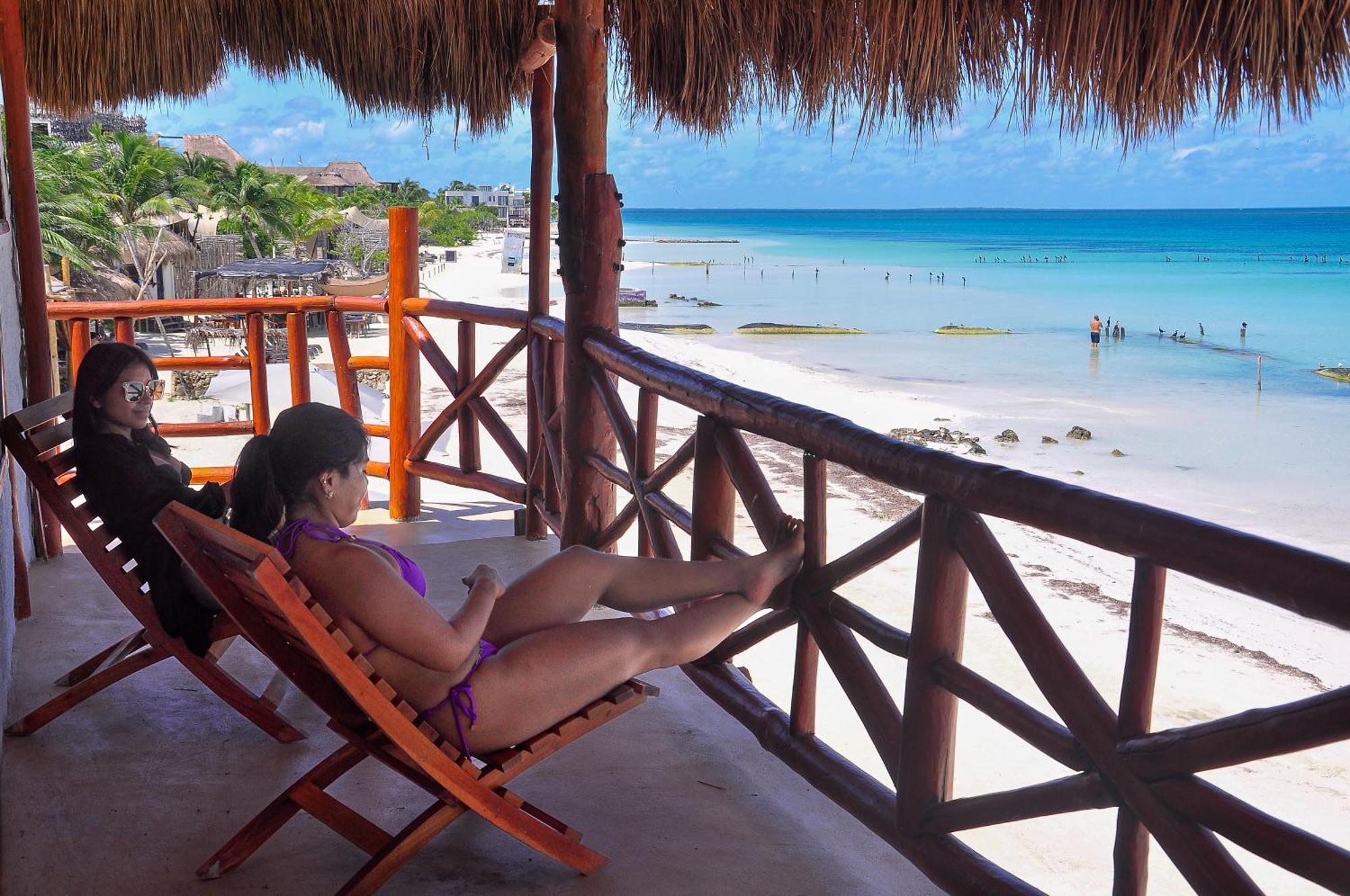 Golden Paradise Beachfront Hotel 3*