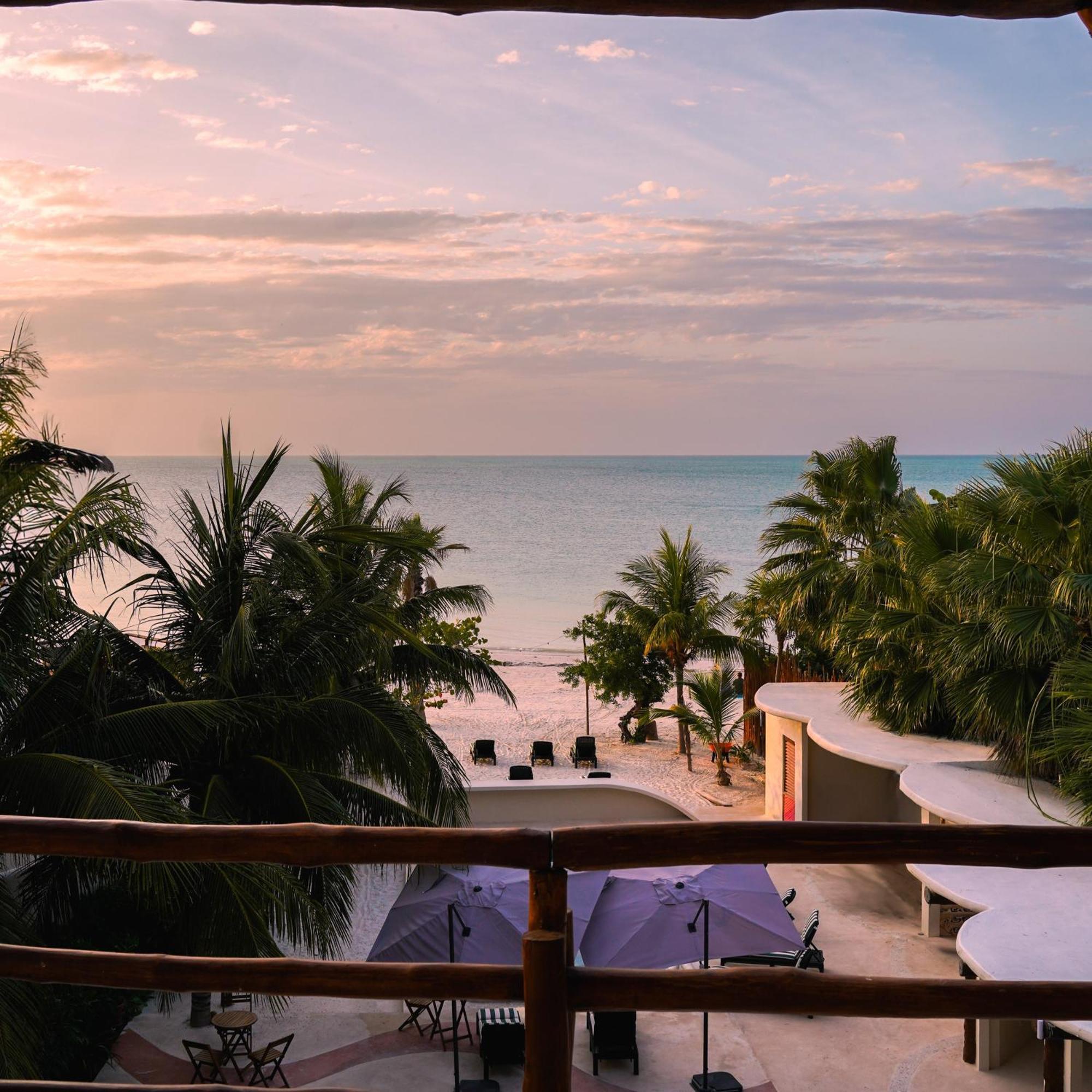 Beachfront Boutique Dk Hotel 4*