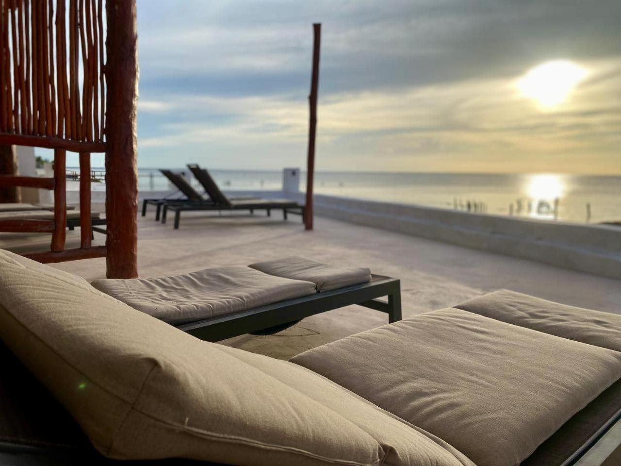 Golden Paradise Beachfront Hotel 3*