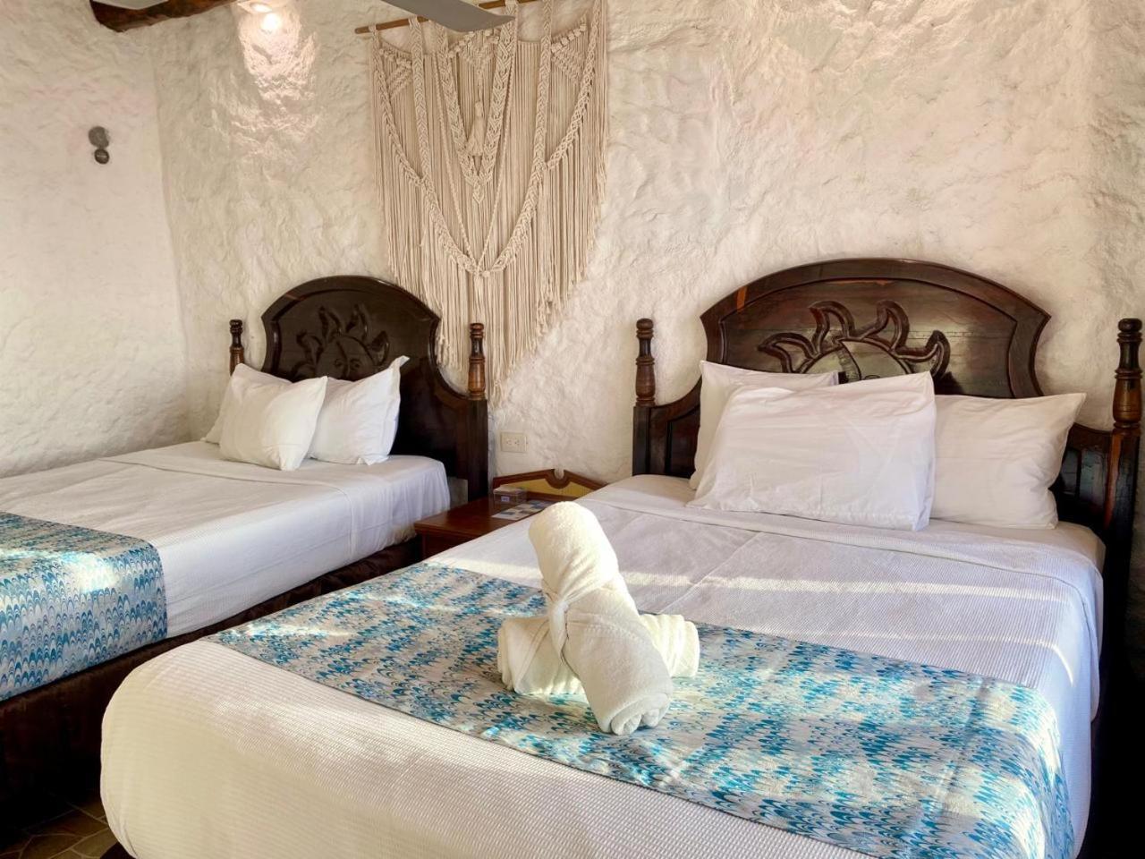 Hotel Golden Paradise Beachfront 3*