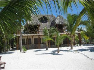 & Suites Apartahotel 3*