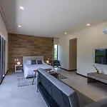 Pool View Loft Steps From The Ocean In Punta Cocos - C101