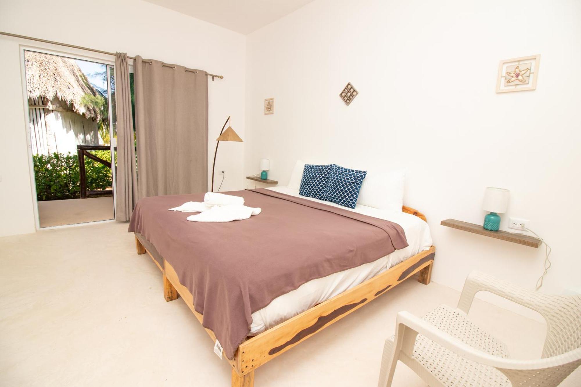 Encanto Front Hotel 4*