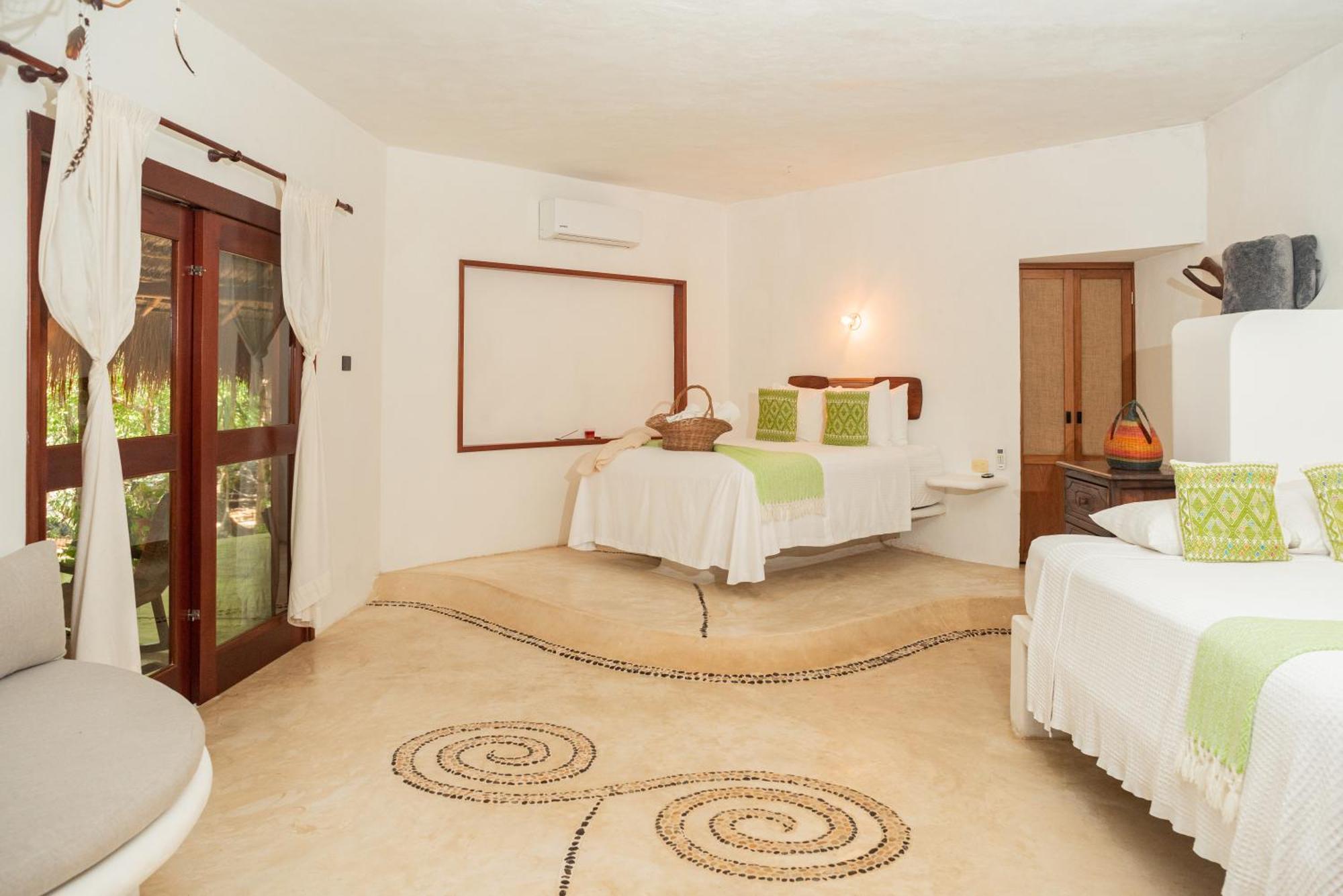 Casa Takywara Hotel