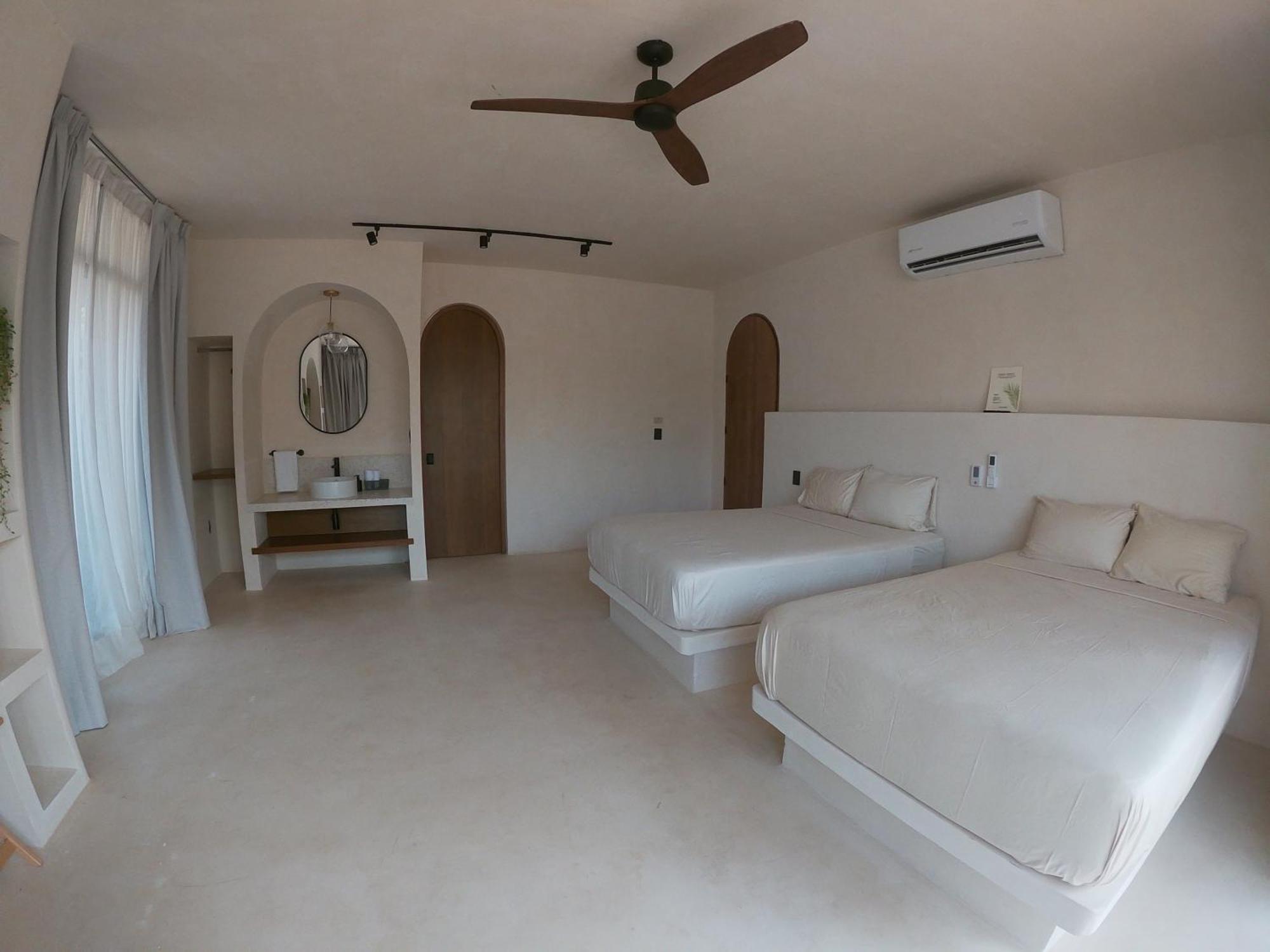 Casa Hood By The Sea Hotel