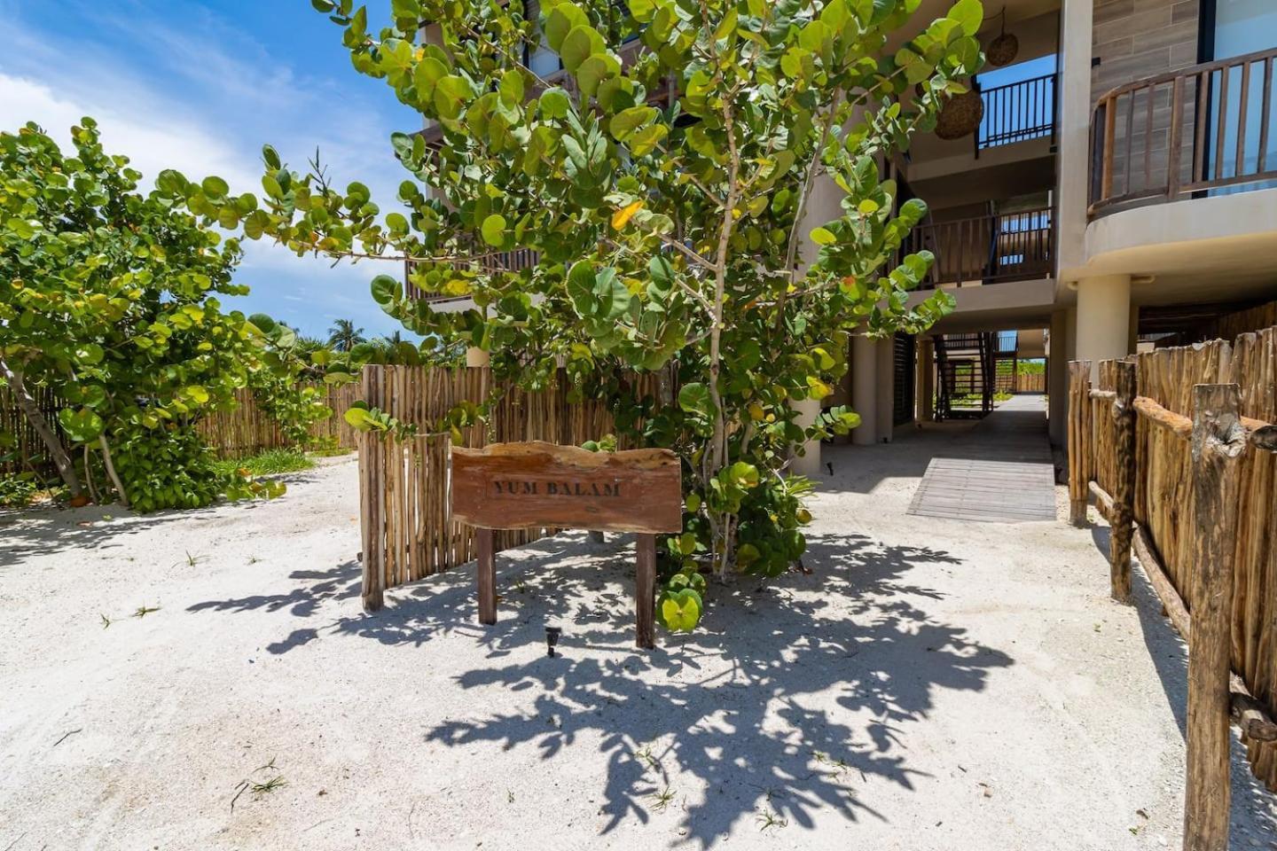 Hotel Pool View Loft Steps From The Ocean In Punta Cocos - C101