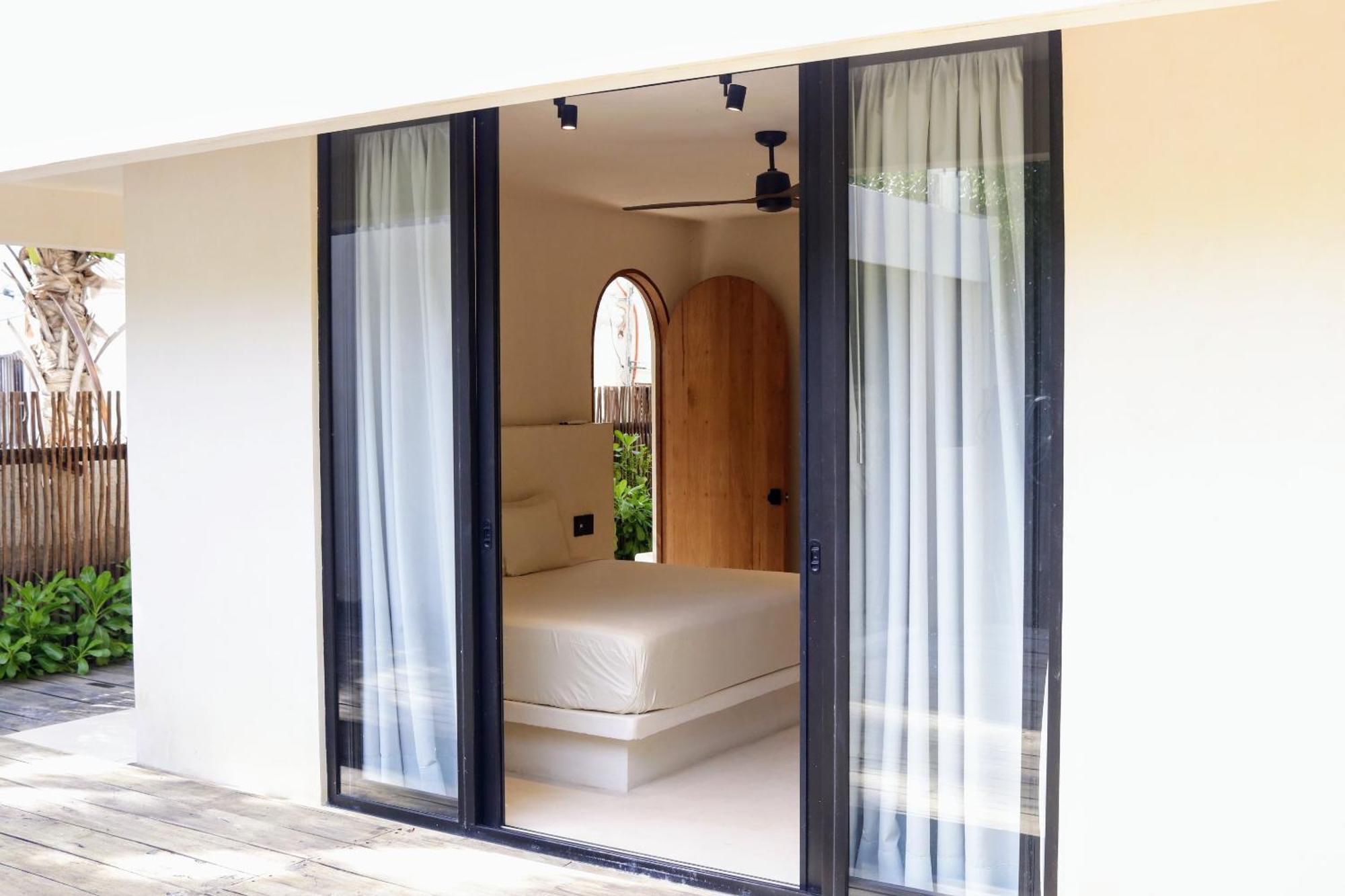 Casa Hood By The Sea Hotel *