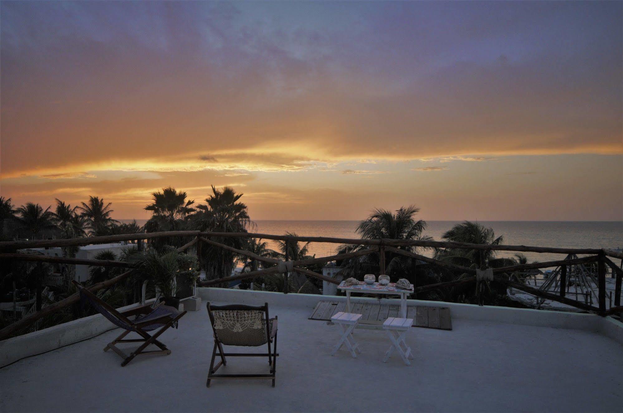 La Chaya 3*