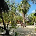 La Aldea Holbox Cabañas y Camping