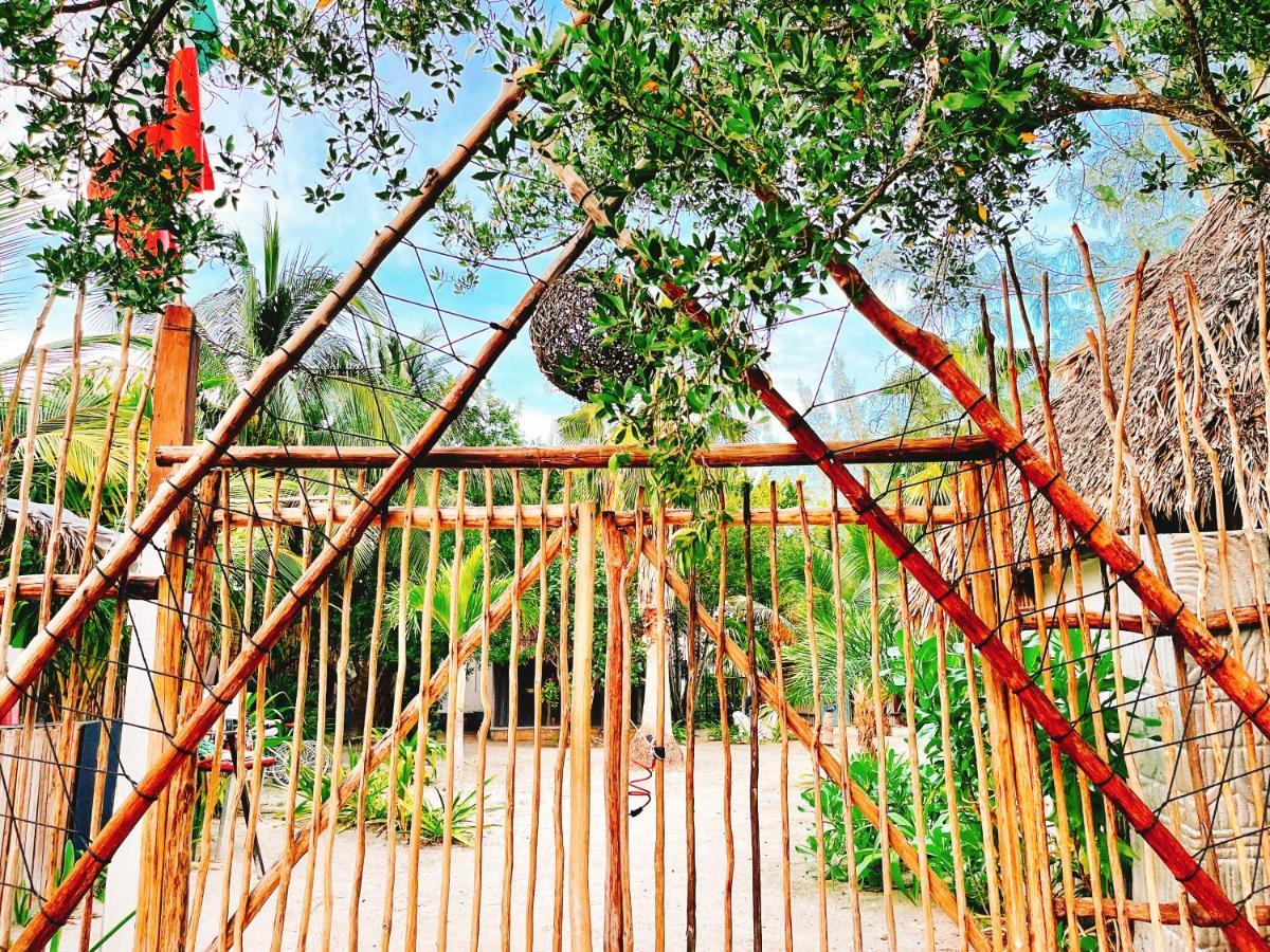 Camping La Aldea Y Isla Holbox