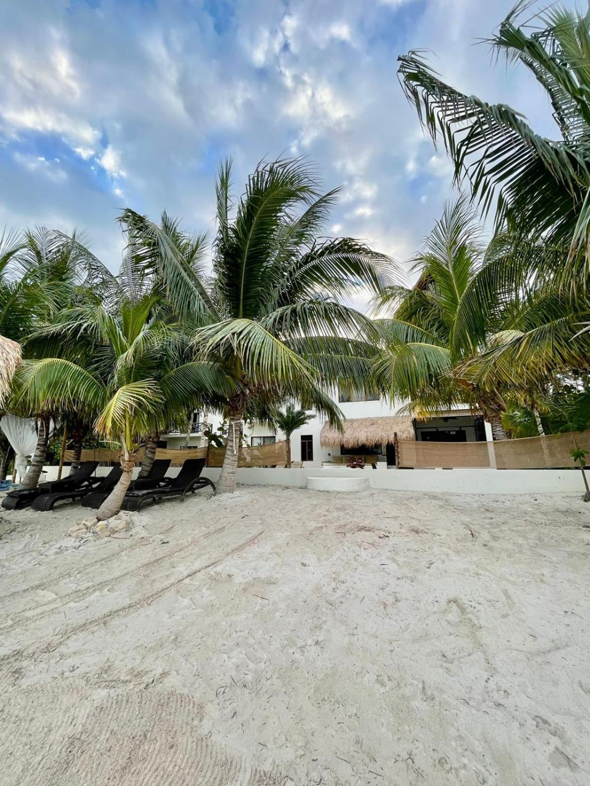 Hotel Boutique La Puerta Azul Beachfront - Adults Only 4*