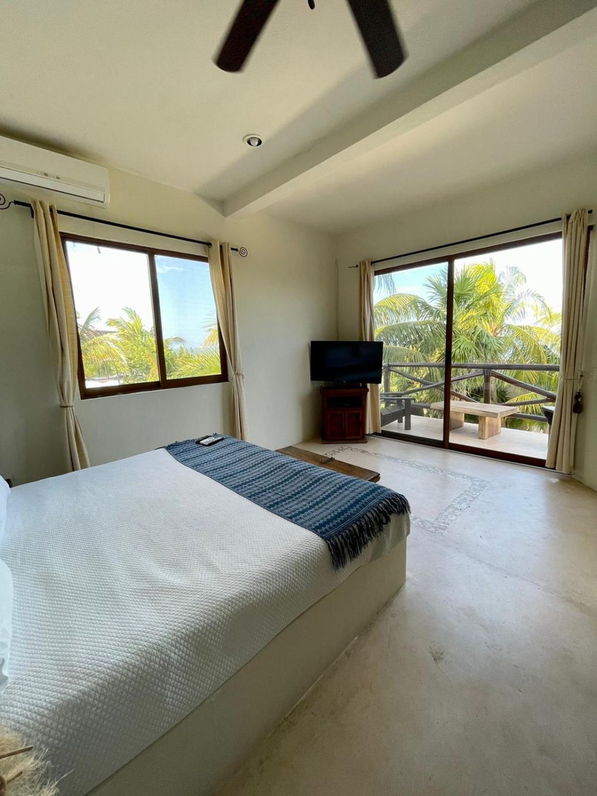 Boutique La Puerta Azul Beachfront - Adults Only 4*