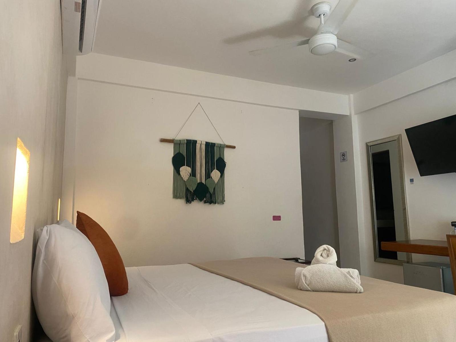 Pelecanus Hotel 3*
