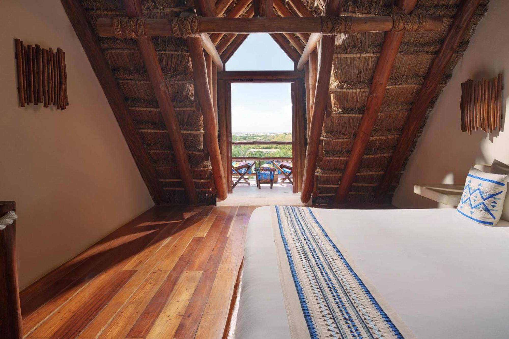Exe El Pueblito Hotel 4*