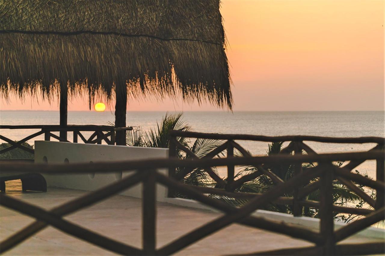 Hotel Boutique La Puerta Azul Beachfront - Adults Only 4*