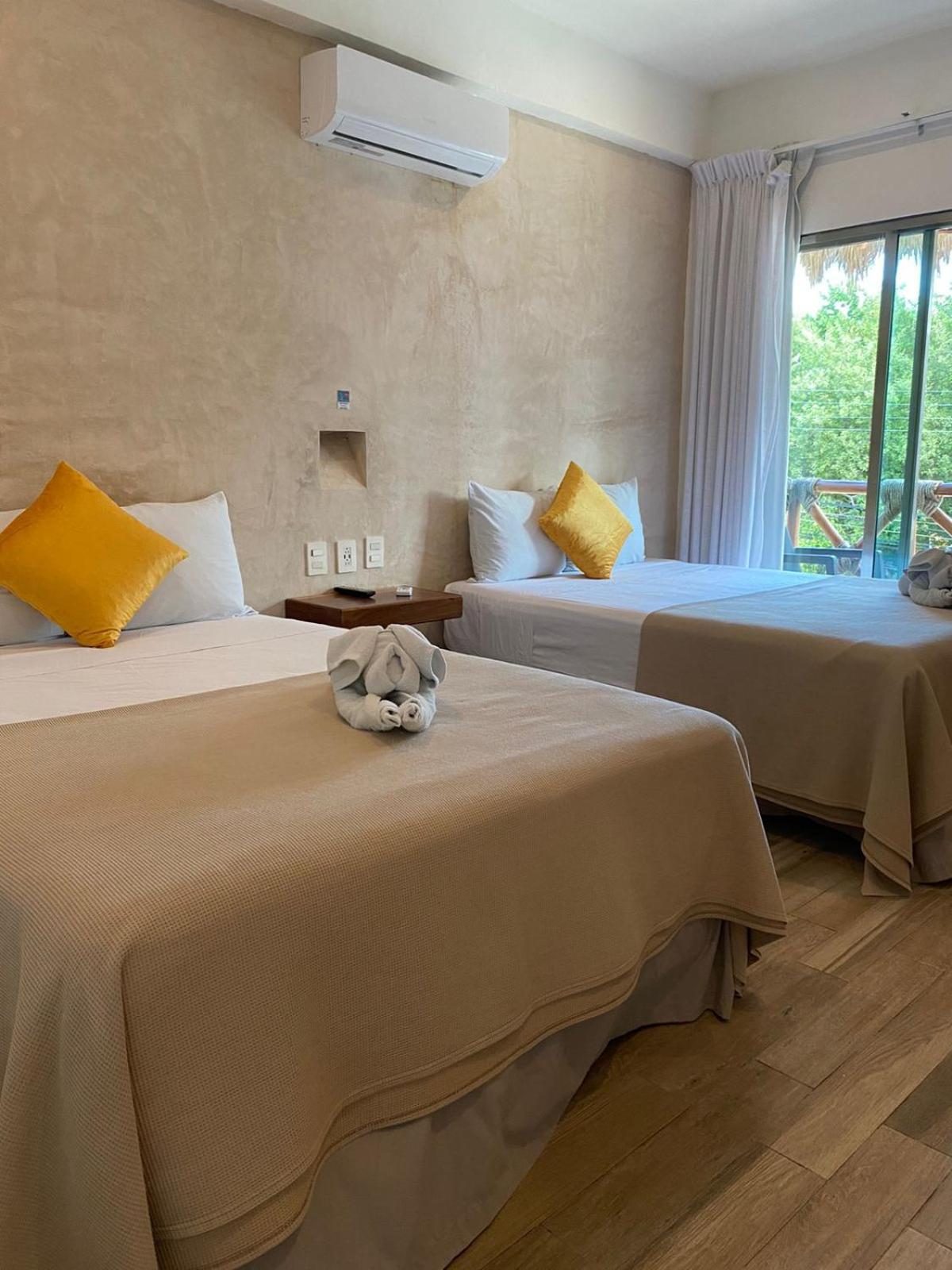 Pelecanus Hotel 3*